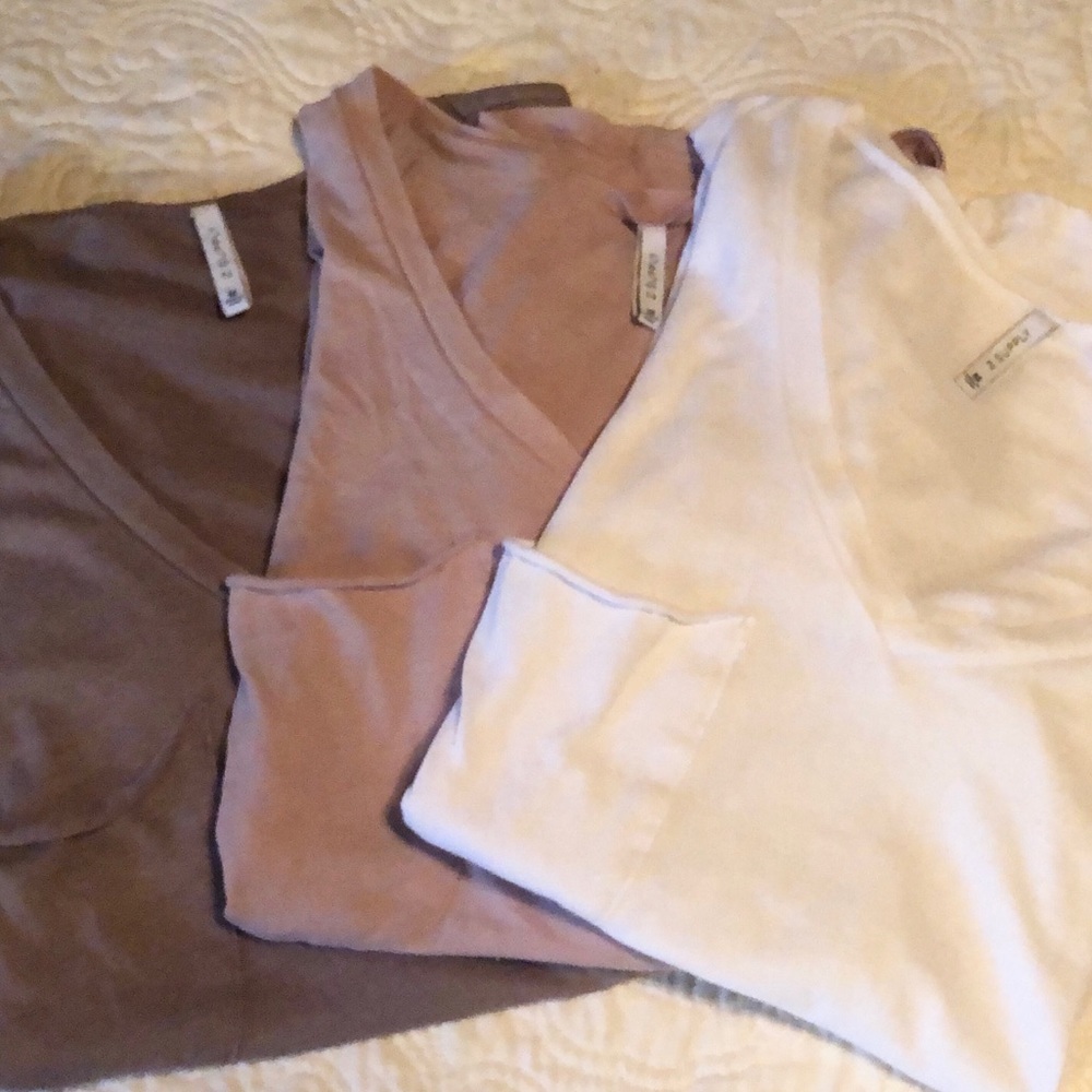 Mystery Bundle of 3 Z Supply Tees❤️